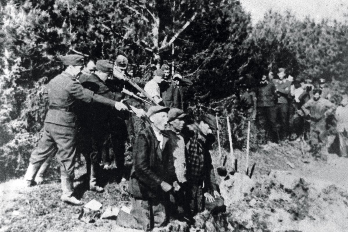 Stortebreker's tweet photo. National Socialist praxis against communism https://t.co/bv6CJhfdSL