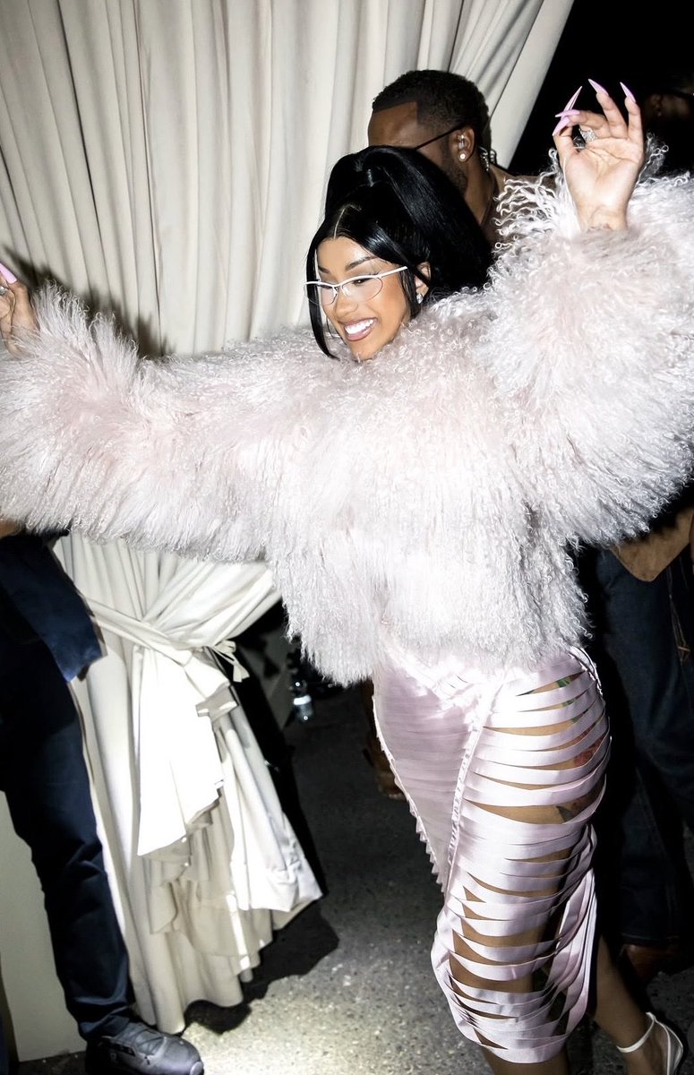 SunnyBanks_'s tweet photo. Cardi and that cute smile 🥹🥰😍 https://t.co/RtqBEdhKQQ