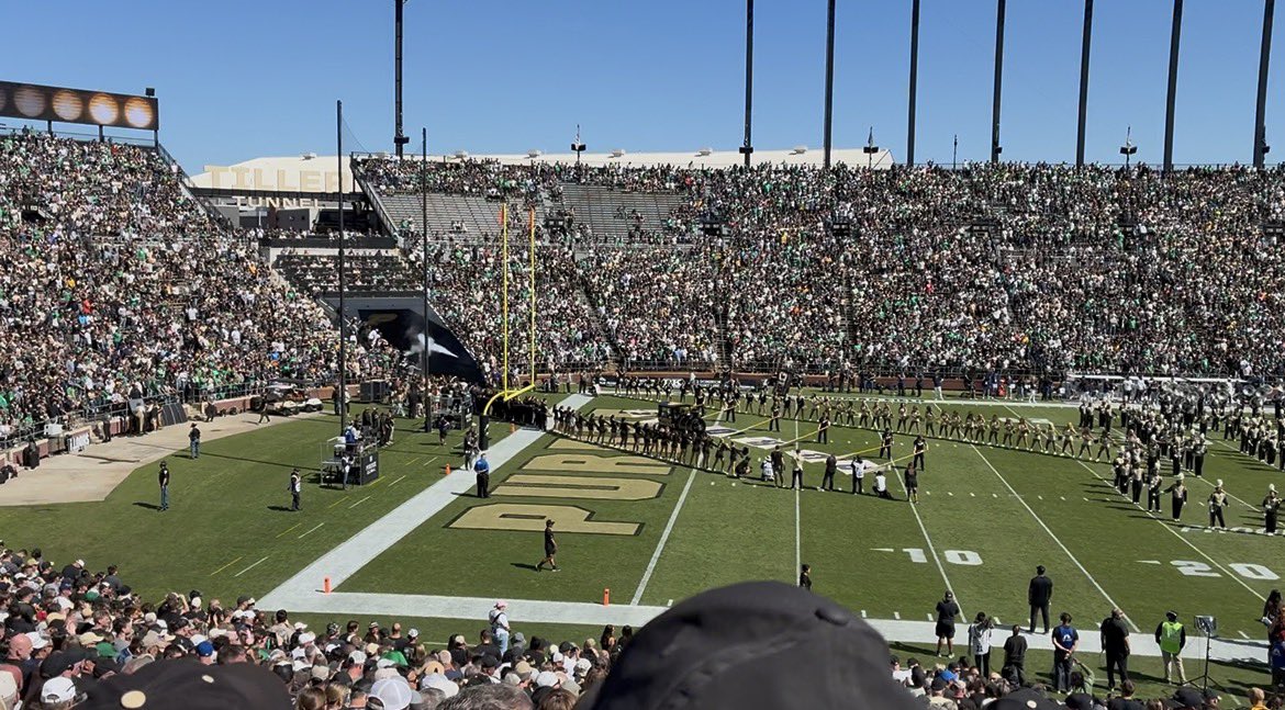 TravisAdvisory's tweet photo. @FootballWeathe4 It was beautiful weather yesterday for Notre Dame vs Purdue https://t.co/a3wseuHRuJ