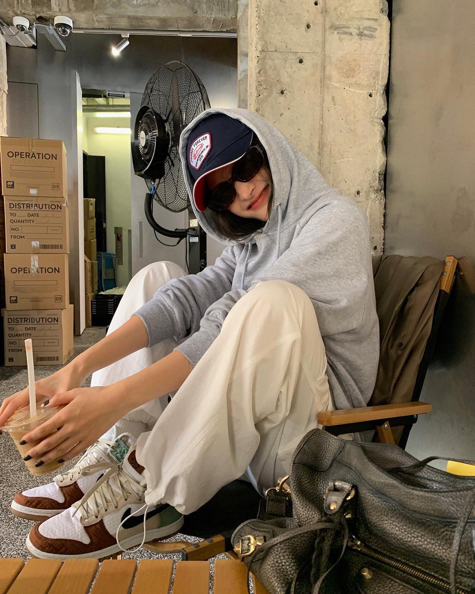 DayleHodson's tweet photo. 雨が降るからこそ、虹の美しさがより引き立つものだ。たまにはこういうのも悪くない。 💧🙌
Bxa https://t.co/2lWVI997ba
