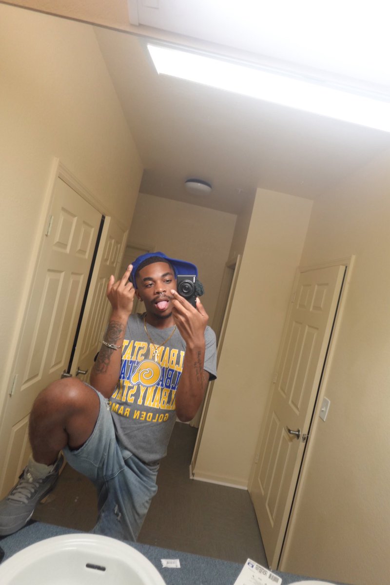 MrFineAss23's tweet photo. Game day! https://t.co/EyiHPcnrL7