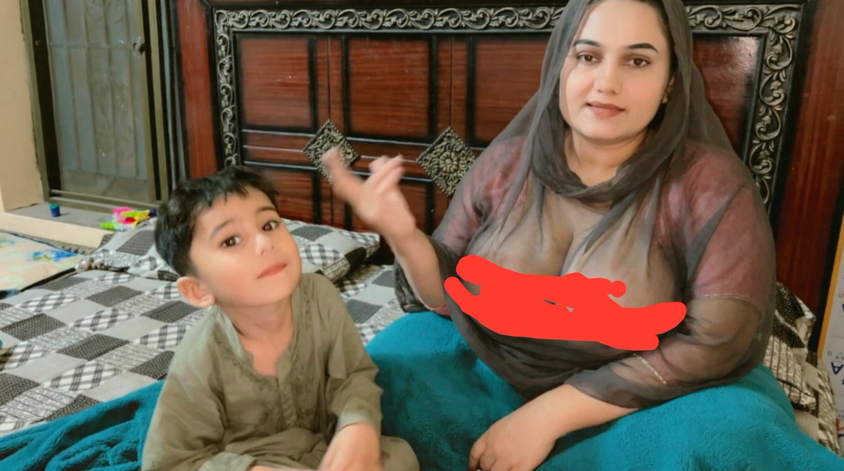 farhanmalhi1994's tweet photo. حیدر کے ساتھ عید کی شاپنگ پر گپ شپ اور نئے جوتے ان باکس کرنے کا مزہ! 👟❤️ ویڈیو پسند آئے تو لائک اور سبسکرائب ضرور کریں۔
​مکمل ویڈیو دیکھیں:
👉 https://t.co/0n2Y7PGzpt

​#EidShoppingVlog #FamilyTime #UnboxingVlog #RamadanPrep #PakistaniVlogs https://t.co/RKb6NwV7VK