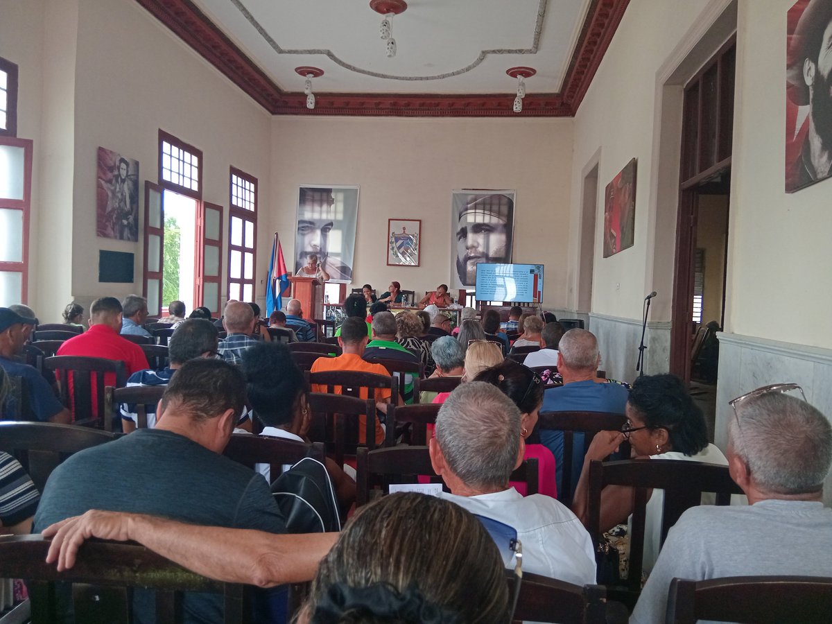 Inspeccdgeplac's tweet photo. Se desarrolla en placetas Asamblea Municipal del poder popular.Reconocen a la Direccion General De  Educacion por el Inicio del Curso Escolar 26 27. #VillaClaraconTodos #PlacetasEntreTodos #CubaViveSuHistoria #CubaMined #dgeducacionplacetas. https://t.co/9XyzScROJq