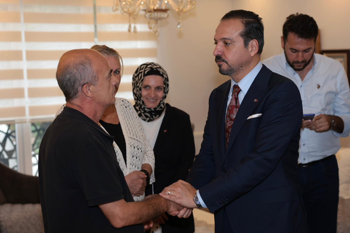 zorlu77's tweet photo. Avcılarda Şehit ailelerimizi ziyaret ederek devletimizin vefa ve minnet duygularını bir kez daha dile getirdik.🇹🇷

Onlar şehitlerimizden bizlere emanettir. Her daim yanlarında olmaya devam edeceğiz. 

Kahramanlarımız Melih Sancar ve Hasan Bahar’a saygı, rahmet ve minnetle… https://t.co/iFKJYLvtNV