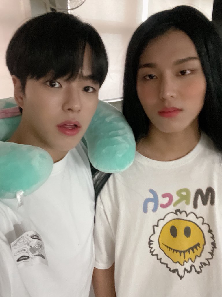 qtyjh's tweet photo. จองอูตอนเห็นรูป https://t.co/W9C2AUjlWv
