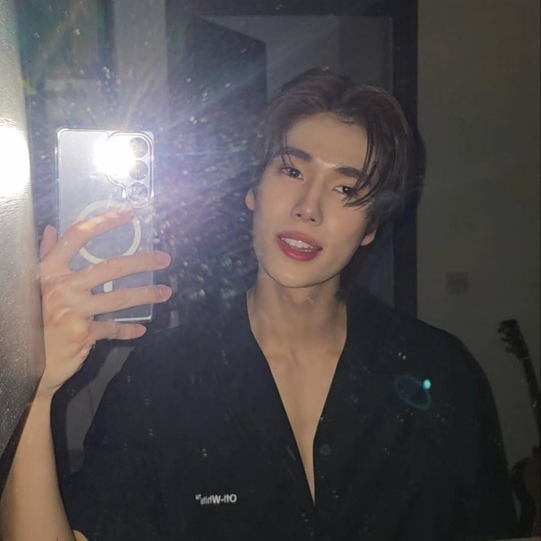 ozeewithze's tweet photo. oh phuwin sexy sexy https://t.co/GSwtTMf4xT