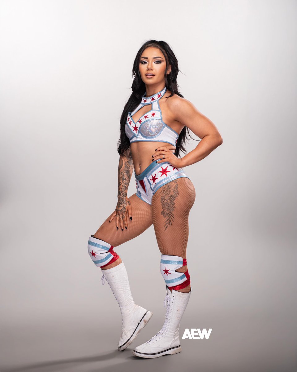 Liv4SkyeBlue's tweet photo. Skye Blue 🤍❤️💙
#AEWAllOut #AEWTailgateBrawl https://t.co/cXsAOXba23