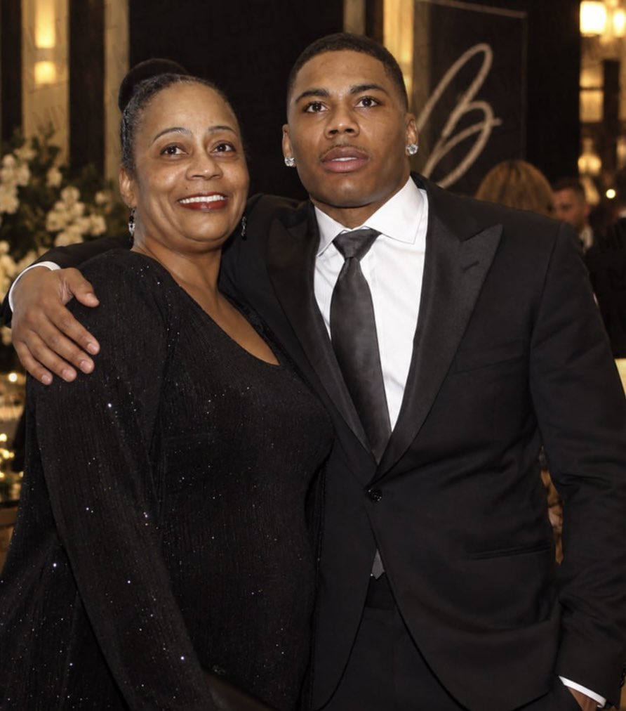 mymixtapez's tweet photo. Nelly says one of the proudest moments of his life was pulling up to his mom’s job and telling her she didn’t have to work anymore and to quit on the spot after spending over 30 years in fast food 💯❤️ https://t.co/Crdr9FOjAR