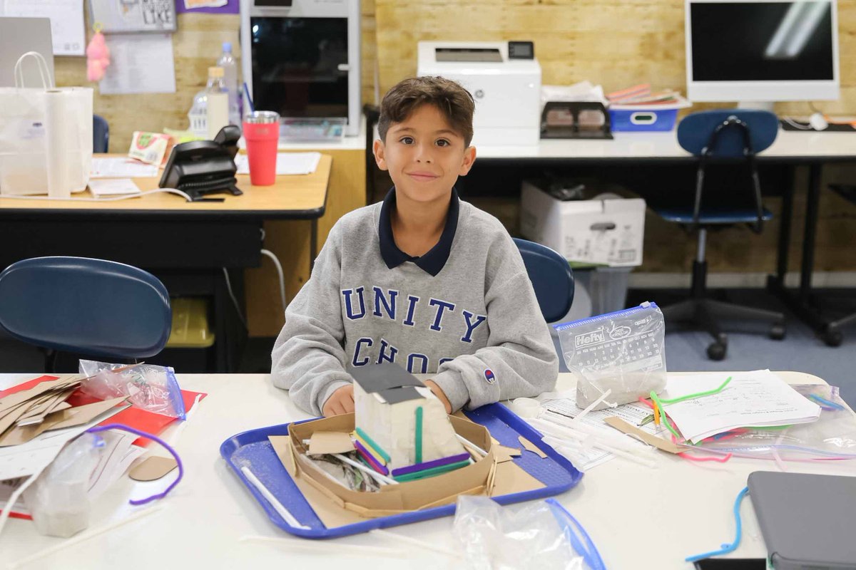 UnitySchoolFL's tweet photo. 🌪️ 5th Grade engineers are tackling FL weather! They engineered 1800s St. Augustine residential models to endure simulated environmental hazards. See them in action Wed, 9/30 at 5:30 PM! 🛠️🔗[Link] #UnitySchoolFL #America250 https://t.co/wjUl1foZc3