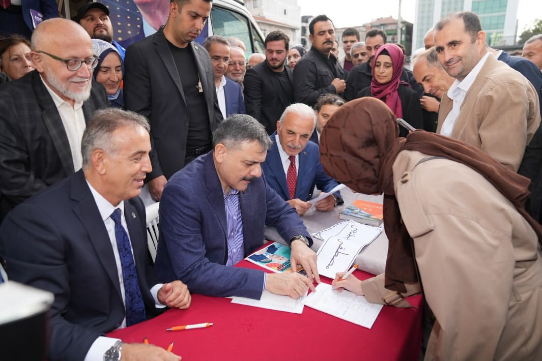 busraaksu1990's tweet photo. Bugün gerçekleştirdiğimiz AK Nokta çalışmamızda, İçişleri Bakanımız Sayın Mustafa Çiftçi’yi ağırladık.
Belediye Başkanımız İsmet Yıldırım, İlçe Başkanımız Salim Çetinkaya, Mahalle Başkanımız Hamza Okur, Kadın Kolları Başkanımız Atife Açıkalın ... https://t.co/ktYlzQ37J7