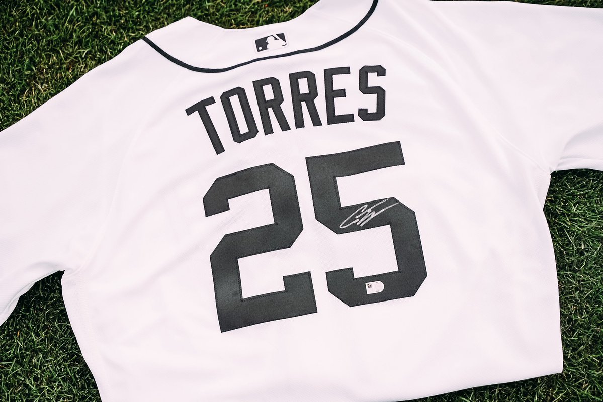 TigresdeDetroit's tweet photo. Comparte esta publicación para tener la oportunidad de ganar una camiseta firmada por Gleyber Torres. 👀🔥 https://t.co/2d3XTj4x9q
