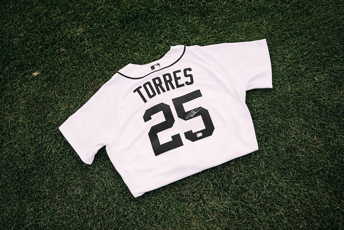 TigresdeDetroit's tweet photo. Comparte esta publicación para tener la oportunidad de ganar una camiseta firmada por Gleyber Torres. 👀🔥 https://t.co/2d3XTj4x9q