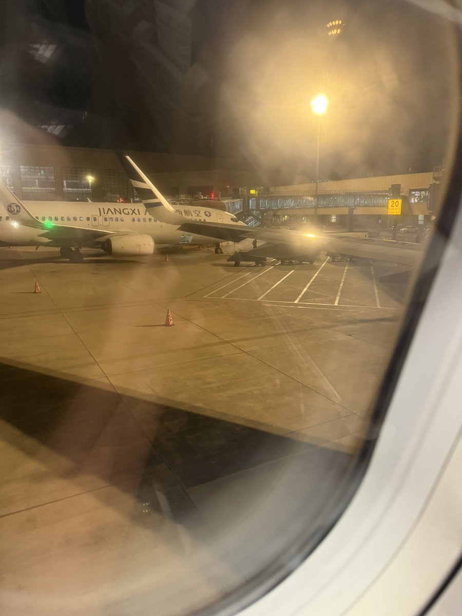 ocea2nc's tweet photo. 纪念一下这个青岛航空，飞机抖得我写遗言了 ，买张机票带你上天堂 https://t.co/nm2FnyCwS9