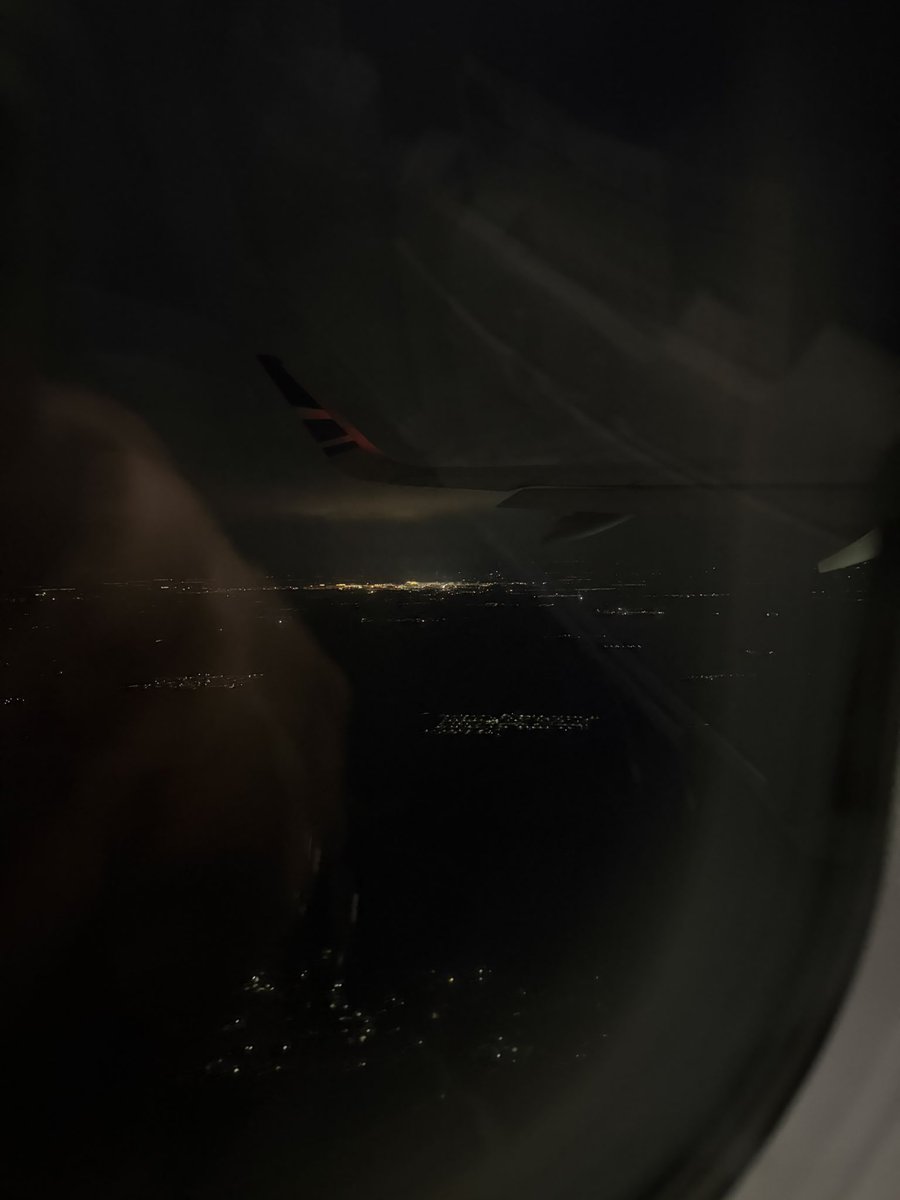 ocea2nc's tweet photo. 纪念一下这个青岛航空，飞机抖得我写遗言了 ，买张机票带你上天堂 https://t.co/nm2FnyCwS9