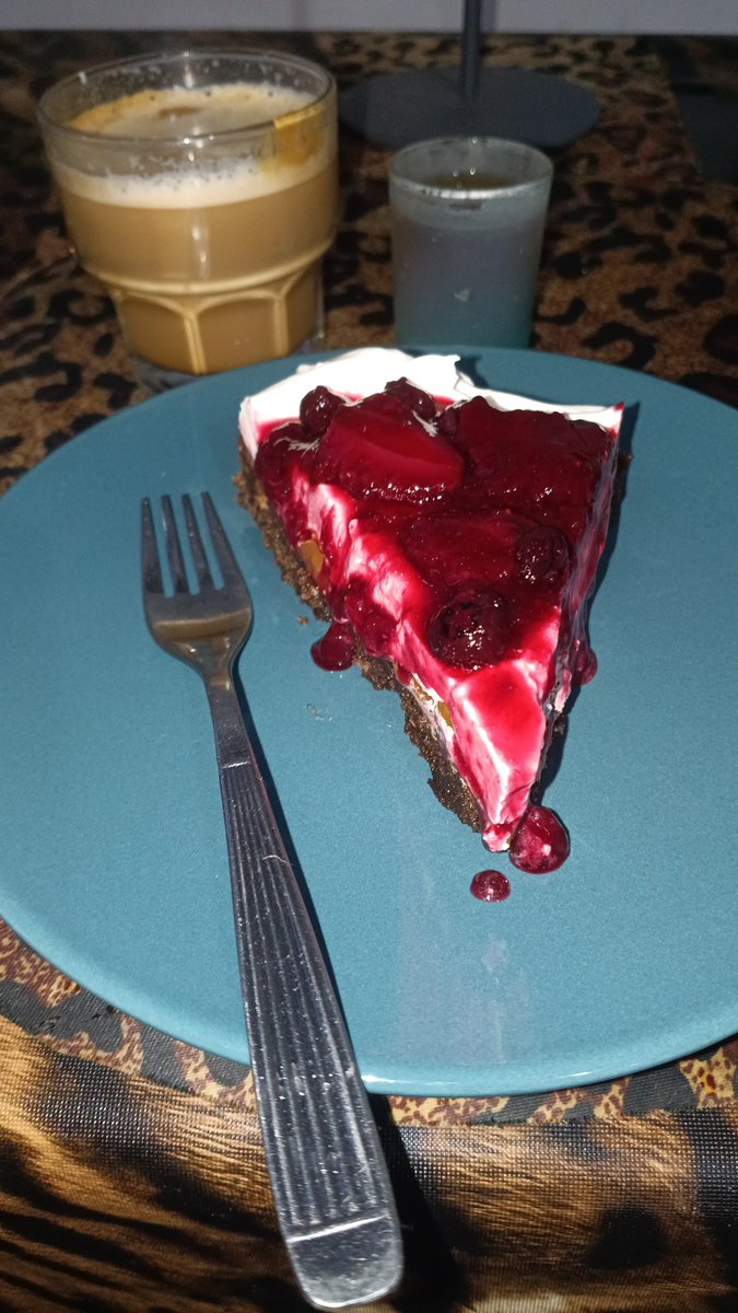 darkangell39's tweet photo. para una tarde como hoy una torta brownie con café y licor... que más??? https://t.co/1Fhgb1eMuZ