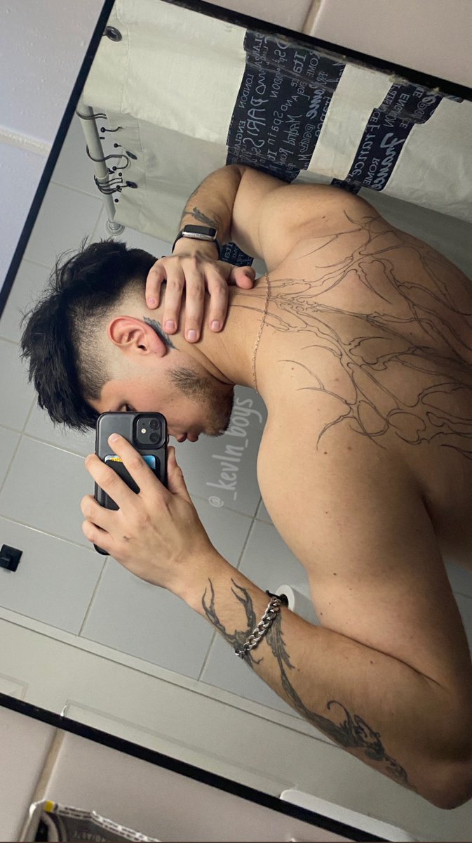 _kev1n_boys's tweet photo. Ya me aburrí de portarme bien, quien para culiar a lo maldito ?🥴🔥 https://t.co/knKqPZIU3F