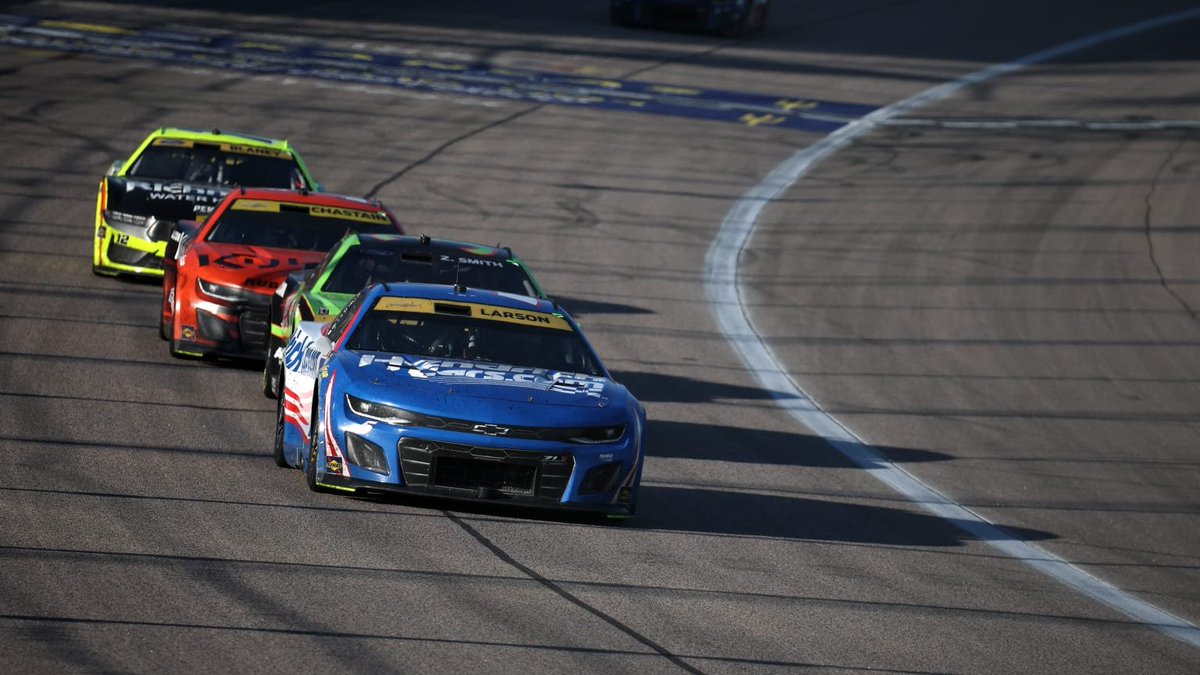 WhoisSkid's tweet photo. i cant explain why but nascar racing during the fall is a vibe https://t.co/UMo93ssJg5