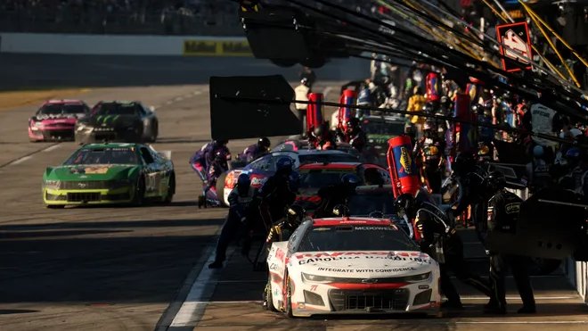 WhoisSkid's tweet photo. i cant explain why but nascar racing during the fall is a vibe https://t.co/UMo93ssJg5