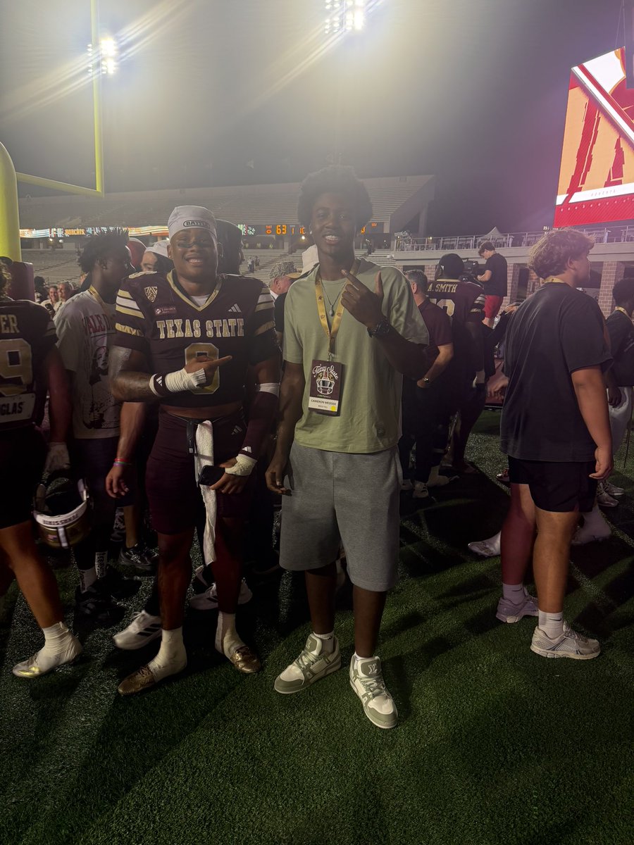 Cammed09's tweet photo. Grateful for the game day visit. Coach O, appreciate you having me out. Back to the lab fueled up 🔥 Looking forward to coming back! 🐾 @TexasStateFB @RecruitsCenTex @andrewcobus  @TrustMyEyesO
@ethanhouserfb
@ledet05
@TheCoach_G
@CoachB_Miller https://t.co/9latINx5Wr