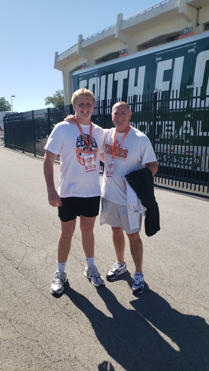 KoltonW64's tweet photo. Thank you @BG_Football for having me out for a game day visit! It was an amazing experience! 

@AllenTrieu @adamgorney @Mark__Porter @SWiltfong_ @PrepRedzoneOH @OhiosElite1 @JaredLuginbill https://t.co/JpJasl790F