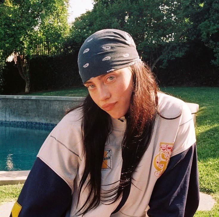 BiIlieEilishARG's tweet photo. Billie Eilish se convierte en la primera artista femenina en tener una canción en solitario con más de 4 BILLONES de reproducciones en Spotify. https://t.co/Eg7Ehhe8ON