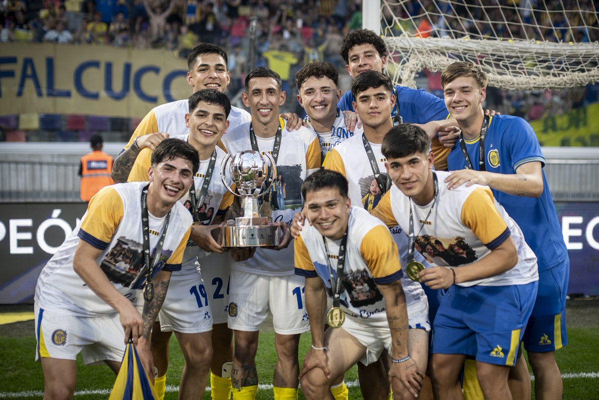 Desadeltw's tweet photo. Y en esta foto faltan Marco y Ledesma.

La inagotable cantera del Club Atlético Rosario Central. De Baigorria al MUNDO. https://t.co/RW3KMDliKA