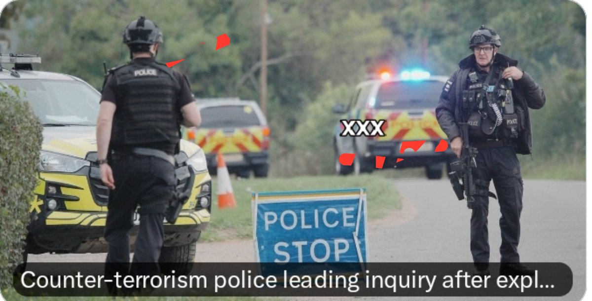 Chancemsew's tweet photo. 🚨 BREAKING: Counter-Terrorism Police Arrest Suspects Near RAF Fairford 🇬🇧👀
First images reportedly show suspects being arrested in Whelford, Gloucestershire, as counter-t
#UK #BreakingNews #RAF #Fairford #Gloucestershire
https://t.co/NYYmNmoDBw https://t.co/uh6WI8UZeY