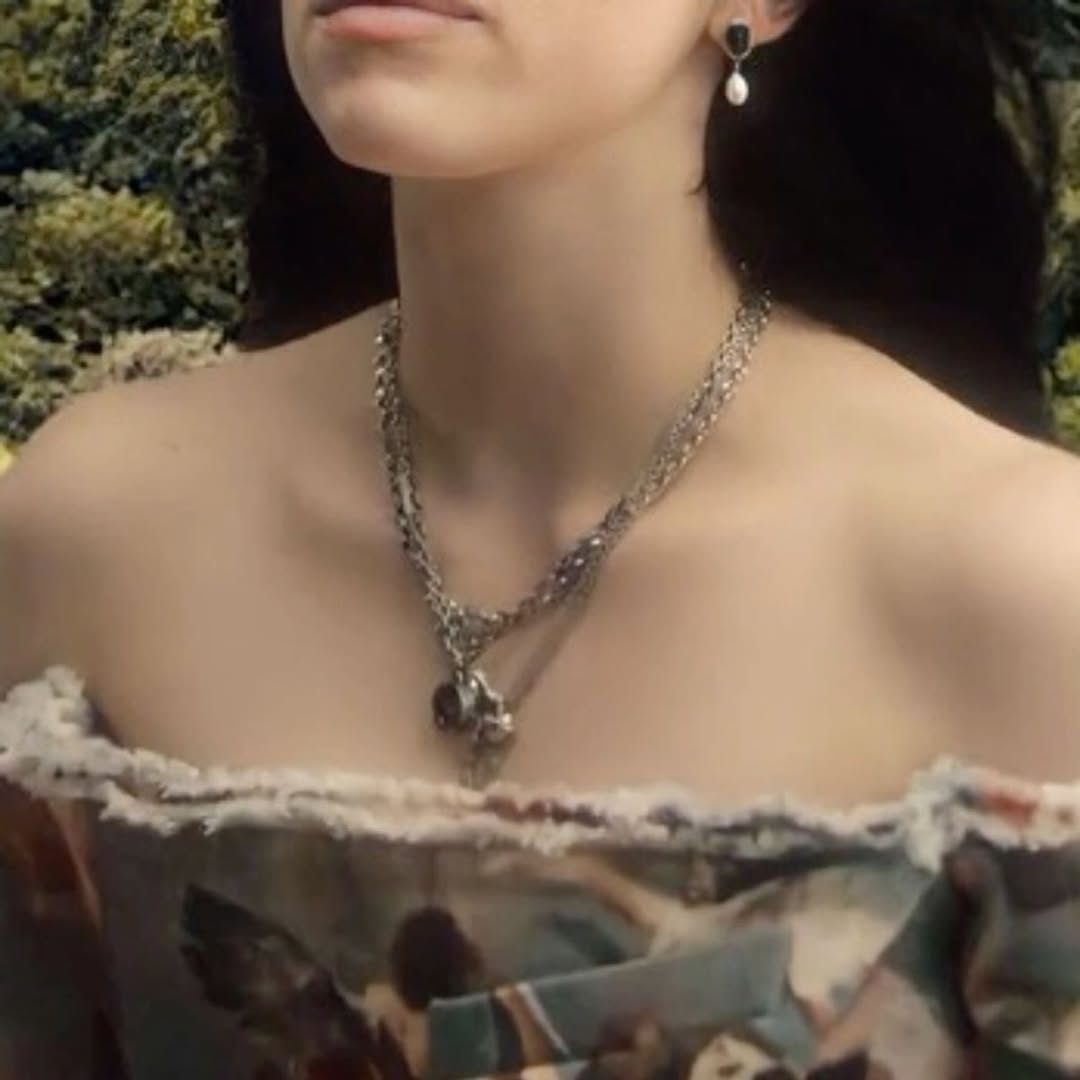 fabrilvsbillie's tweet photo. vampirillie https://t.co/7GQ51EZCN1