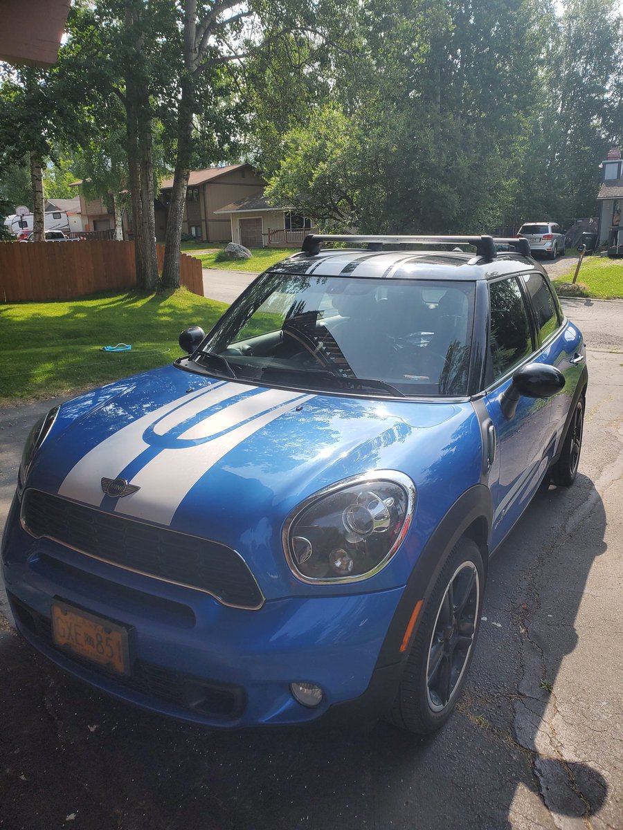 AkGrown71's tweet photo. @AKR4LF Lots of fun to drive. Red was mine Blue was my wifes. https://t.co/AL4TzgyZxr