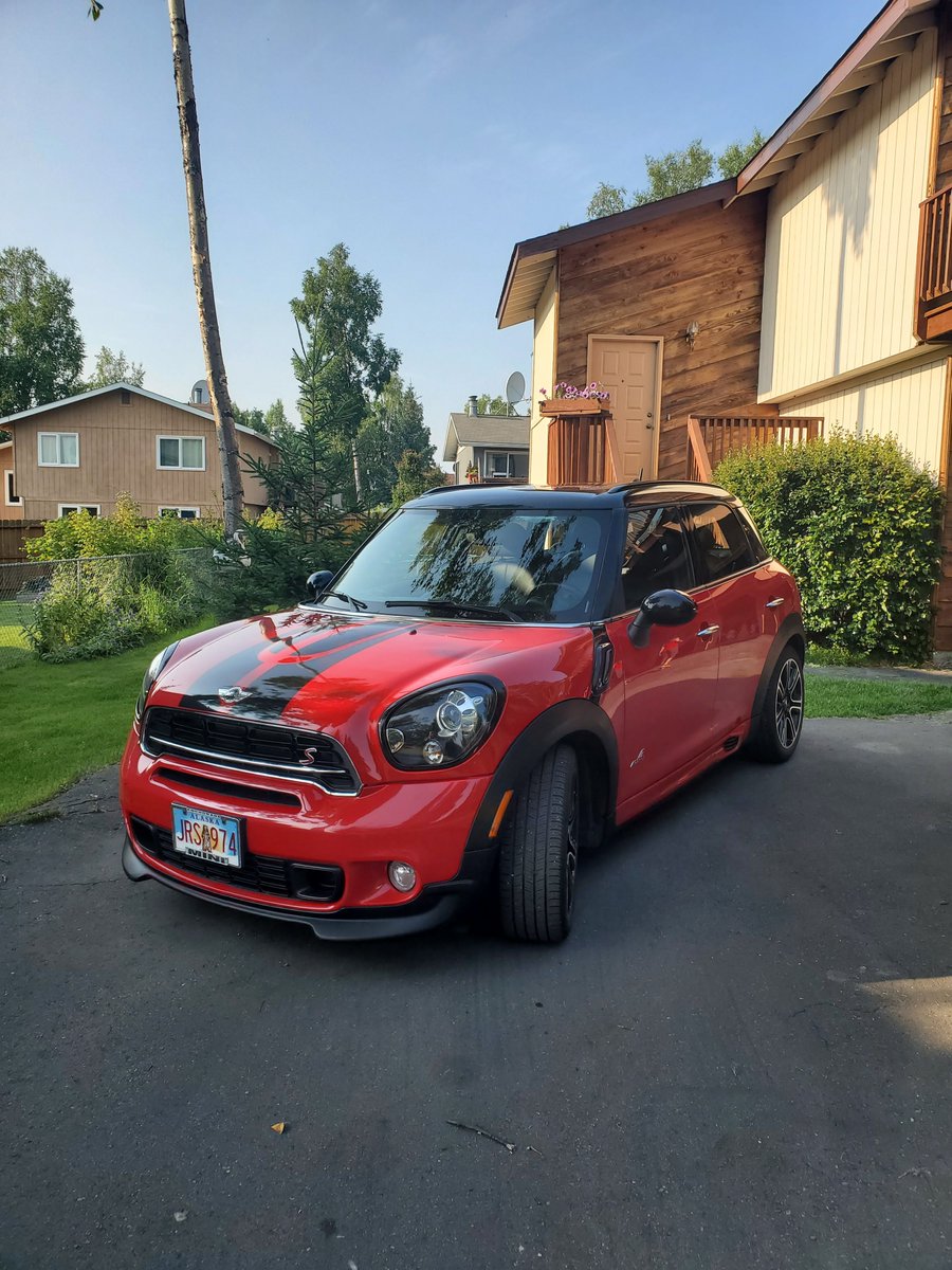 AkGrown71's tweet photo. @AKR4LF Lots of fun to drive. Red was mine Blue was my wifes. https://t.co/AL4TzgyZxr