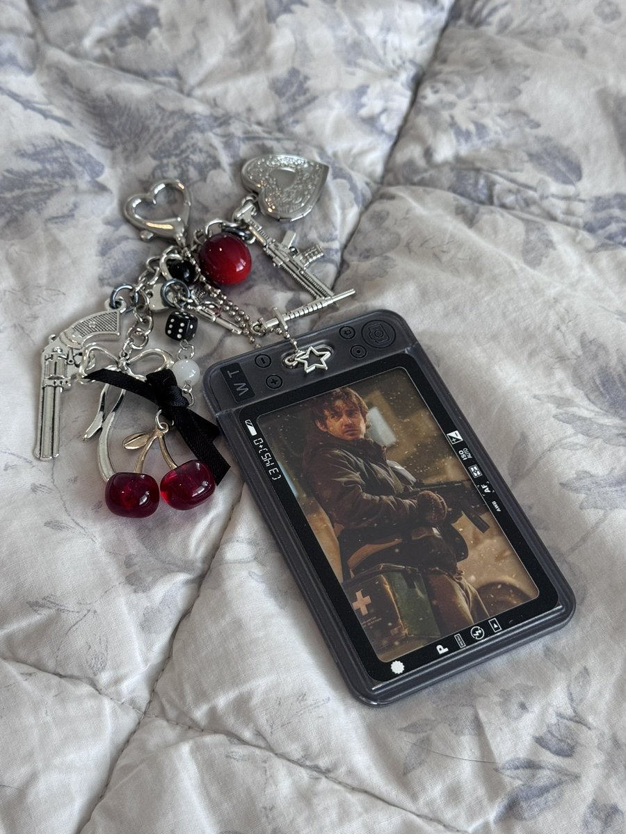 jasmeats's tweet photo. Made a Bryan photo card so he can be with me everywhere 

#ResidentEvil https://t.co/LKgAtl7iej