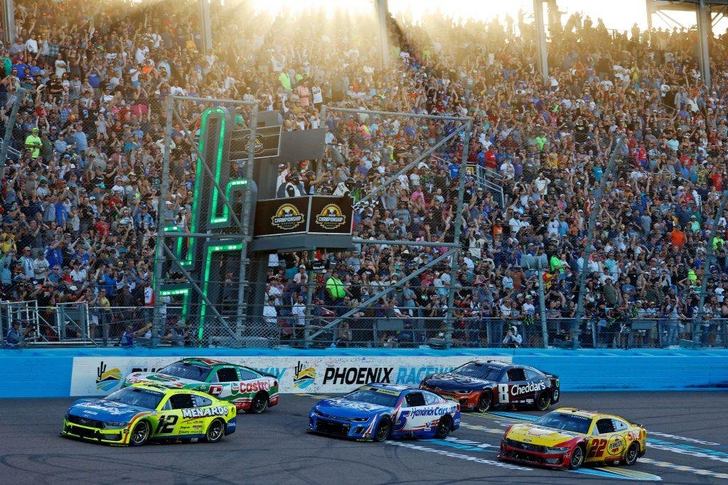 WhoisSkid's tweet photo. i cant explain why but nascar racing during the fall is a vibe https://t.co/UMo93ssJg5