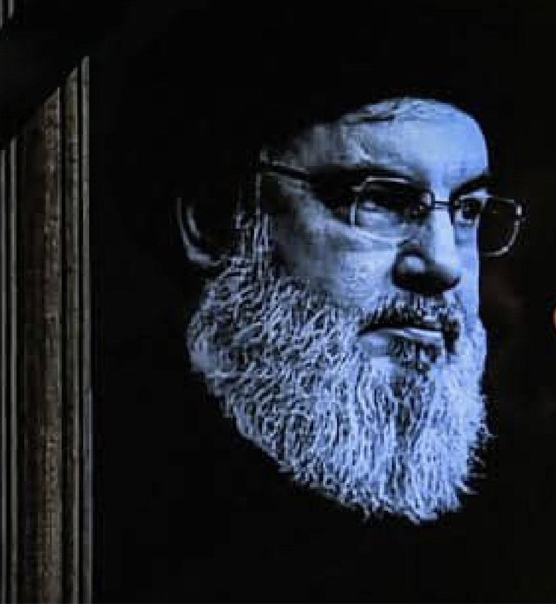 ahmadsaleem5's tweet photo. بدأ موسم الاحتفالات، وأول مناسبة هلاك هذا . كان كذاباً دجالاً، قتل ألوف الأبرياء، أمر بزراعة وصناعة وتهريب المخدرات، حول بلده إلى خرابة ومزبلة ومسلخ بشري لمصلحة إيران.

ساهم في كل الفظائع التي ارتكبت بحق المسلمين السنة في سورية (إبادة جماعية منظمة أدت لقتل أو تشريد أو تعذيب ١٠ مليون مسلم سني سوري، وساهم خاصة في تجويع مسلمين سنة حتى الموت في ريف دمشق وحمص).

في مثل هذا اليوم قبل عامين، تخلص لبنان، وتخلصت سورية، وتخلصت فلسطين، من دجال، تاجر مخدرات، قاتل، إرهابي، عميل لدولة عدوة للعرب والمسلمين (إيران)، وبعد رحيله المهين المذل، اكتملت هزيمته، بتحرير سورية، وبدأ تحرير لبنان، وإن شاء الله يمتد الخير لفلسطين والعراق واليمن