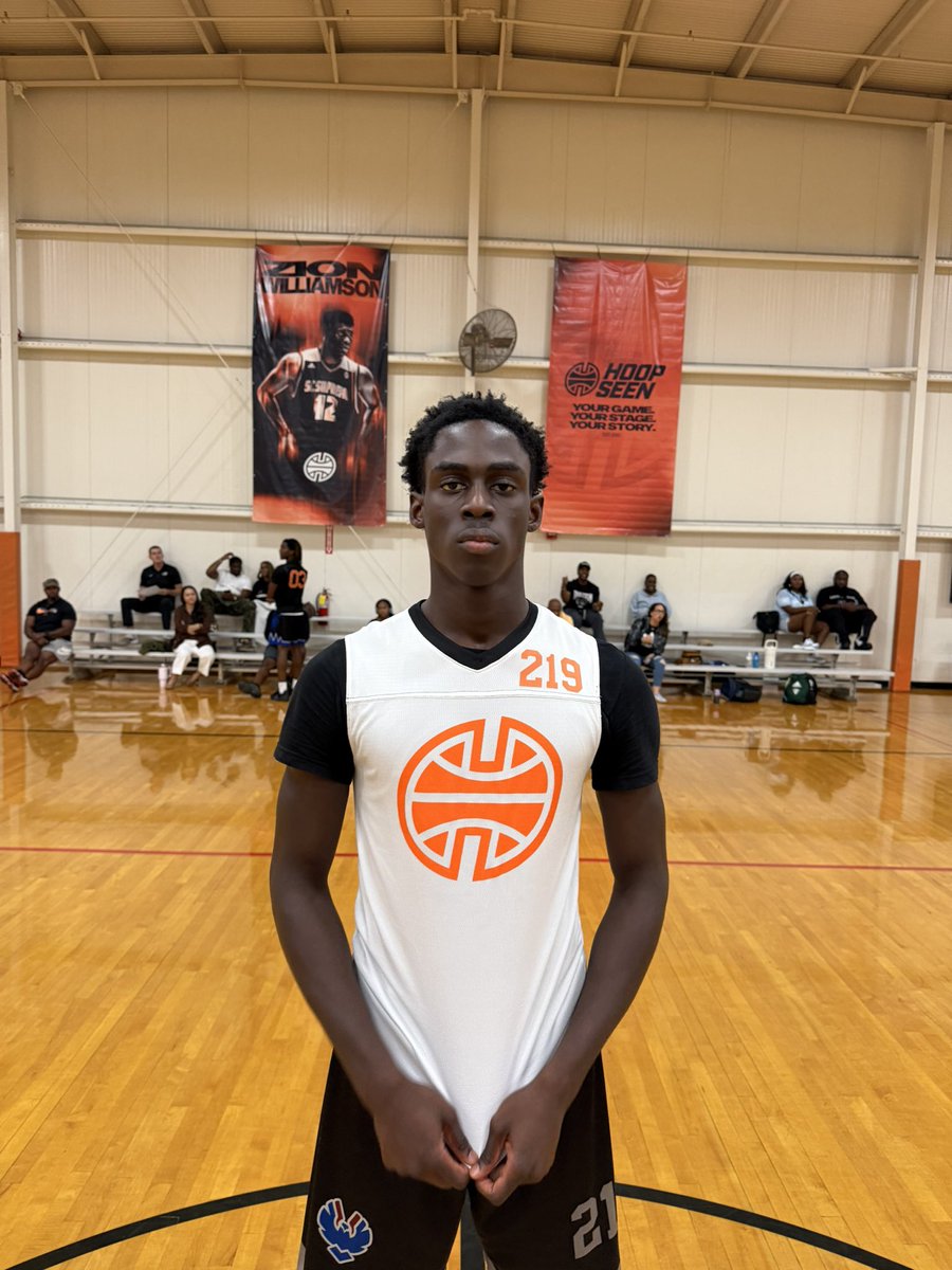 hoopseen's tweet photo. HoopSeen Fall Preview
Team 1 - 64
Team 2 - 52
Total team effort from Team 1 in the win over Team 2.
2027 6โ10โ ZayโQuon Nunley has shown serious signs of progression as he defended the rim well & created extra opportunities for his team on the glass.
2027 Armond Smith ran the show from the PG spot and found teammates for multiple assists.
2027 Eston McDow was automatic from deep connecting on 5 triples in the W.
2028 6โ5โ Mark Nomel has caught many eyes today being able to get to the rim and use his athleticism to finish.
