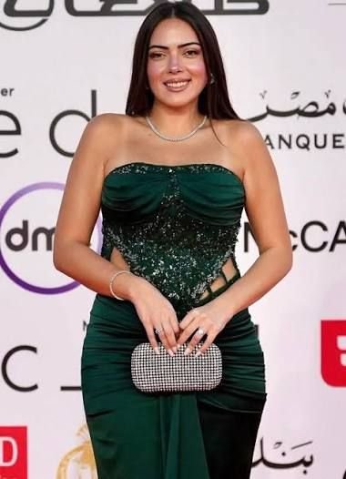 Mohamed69213000's tweet photo. خاضع تحت رجلك يا مولاتي 🛐🛐👠 https://t.co/XMBdDCbv4X