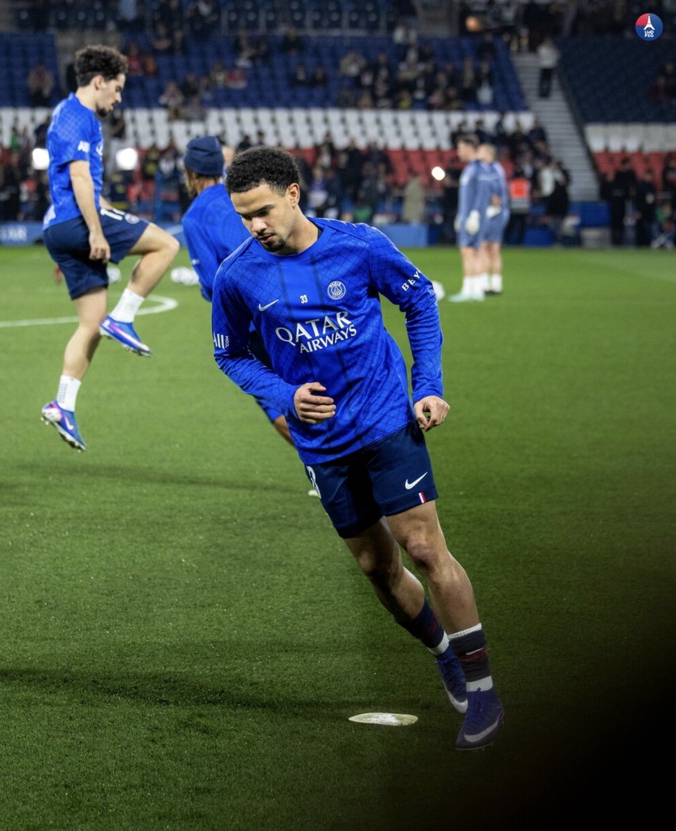 LMDPSG's tweet photo. 🚨 Finis les imbroglios entre le PSG et l'Équipe de France ! 🔴🔵🇫🇷

Avec l'arrivée de Zinédine Zidane et son staff à la tête des Bleus, les joueurs ayant subi une blessure avant un rassemblement n'ont plus l'obligation de la faire constater à Clairefontaine. ❌

Ainsi, plus aucun malentendu et un lien de confiance renforcé avec les clubs. 🤝🏻

Dernier exemple en date, le forfait de Warren Zaïre-Emery, qui a été pris en osmose totale entre le Paris SG et l'EDF. 👌🏻

🗞️ @RMCsport