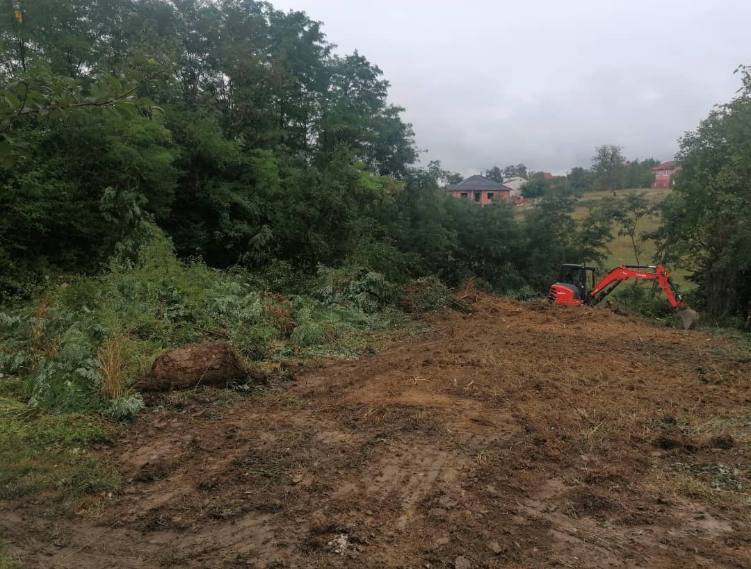 gracedavis752v0's tweet photo. Forest clearing, natural gravel and stone filling, and leveling. https://t.co/SL1Uo32R9i