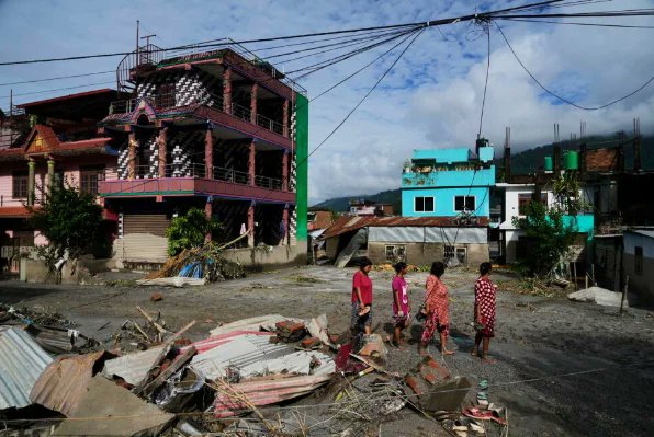 lillianthomasun's tweet photo. Nepal’s catastrophic floods near the China border have renewed calls for cross-border data sharing, glacier monitoring, and stronger early-warning systems. As climate risks grow in the Himalayas, cooperation could save lives. Do you agree? https://t.co/iFrwwzsT4b