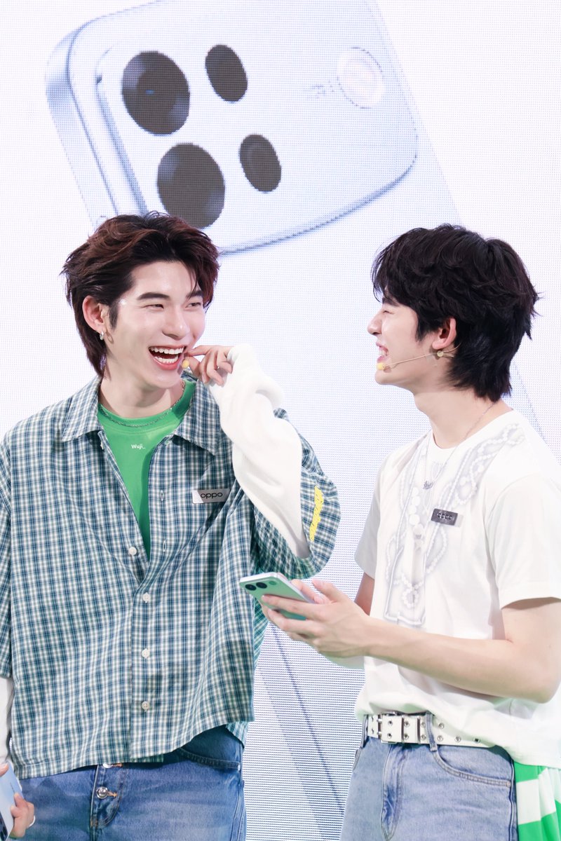 Muji5Pip's tweet photo. Falling in love ...🤍

{ #teeteepor } — (∩˃o˂∩)♡

#twnpich #porsuppakarn

TTP OPPO A7PRO EVENT 
#OPPOA7ProSeries5GTHxTeeTeePor https://t.co/n5h2t8gm8M