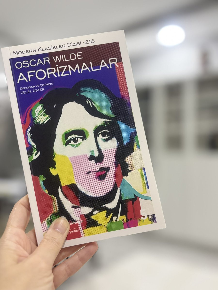 geobetul's tweet photo. Bugünlerde insanlar her şeyin fiyatını biliyorlar da, hiçbir şeyin değerini bilmiyorlar
Oscar Wilde🩷Ben
#kitap https://t.co/lKfuLLxKAt