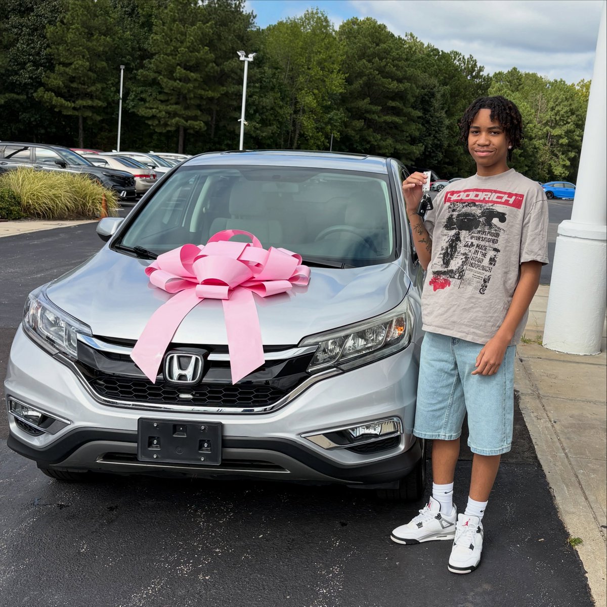 isdoreTech's tweet photo. Bro turned 16 and got a whole new car from mom. 🚗 

What did you receive from your mom on your 16th birthday? 😂 https://t.co/XkKJnv4Pvq