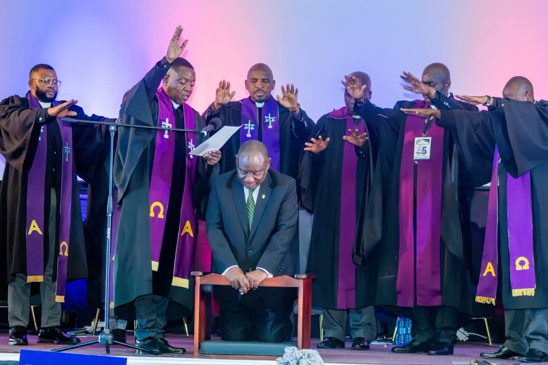 macdonaldmtilen's tweet photo. Proud moment for our church ๐๐พ The EPCSA 85th Men's Guild Conference, hosted by the Rand Presbytery, welcomed President Cyril Ramaphosa to give the keynote address. Afterwards, our Moderator prayed for him.
#EPCSA #MensGuild #Ramaphosa https://t.co/OoP1p08ouG