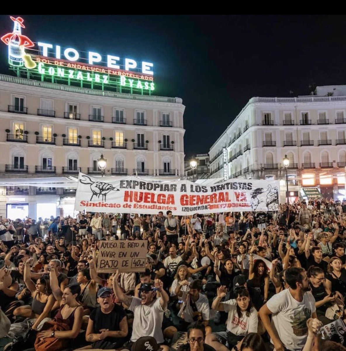 infiltradoxxxc's tweet photo. Es increíble que un país entero esté secuestrado por este tipo de gentuza que huele de lejos. Vagos que no quieren trabajar y esforzarse. https://t.co/VFgQknrKEX