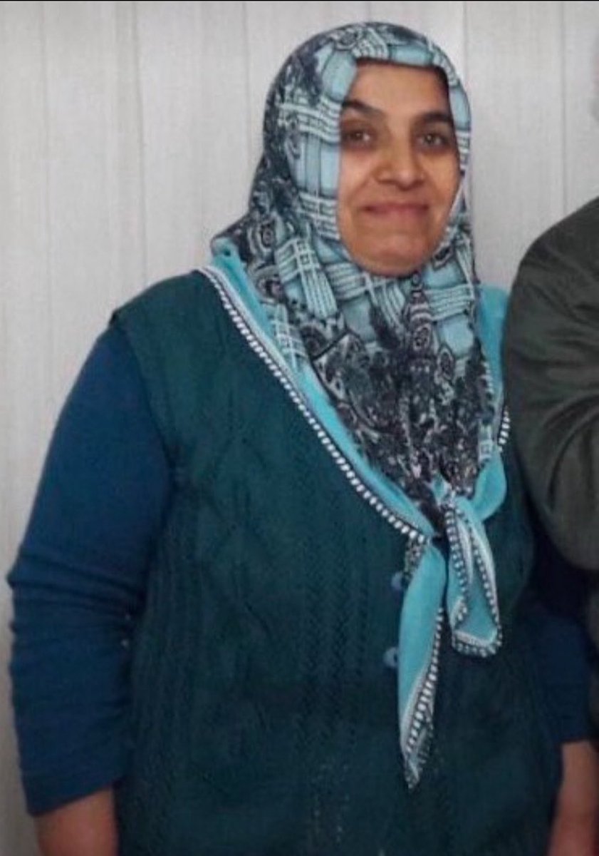 guclusinemm's tweet photo. Ben Meryem köşek üç çocuk annesiydim çocuklarımı iyi insan olmaları için sevgiyle ,merhametle büyüttüm Anneanne oldum torunlarımı da çocuklarımı da çok seviyordum 10 haziranda sokak ortasında bana ve aileme nefret besleyen canilerin kurbanı oldum @TCYargitay 
 #28kursun https://t.co/icPaGpiIdP
