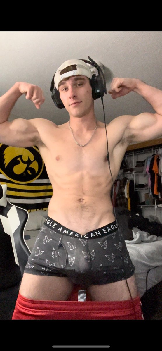 HunkDaddyJrm's tweet photo. The timeline gets the preview. The rest is a secret. https://t.co/xDm4lBxYS8