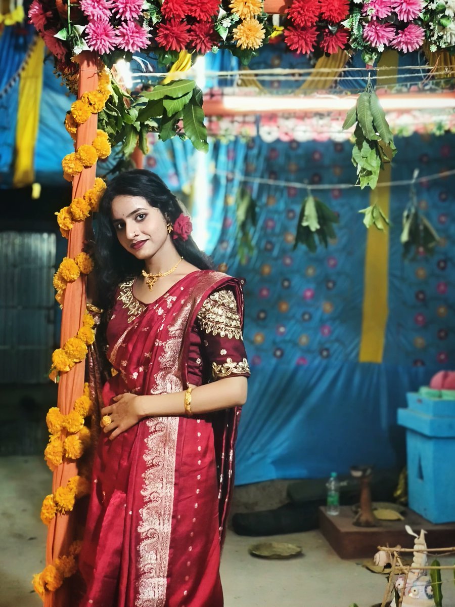TSonho's tweet photo. বেনারসী, চিরন্তন সৌন্দর্যের প্রতীক। https://t.co/QlMuDVu9Pa