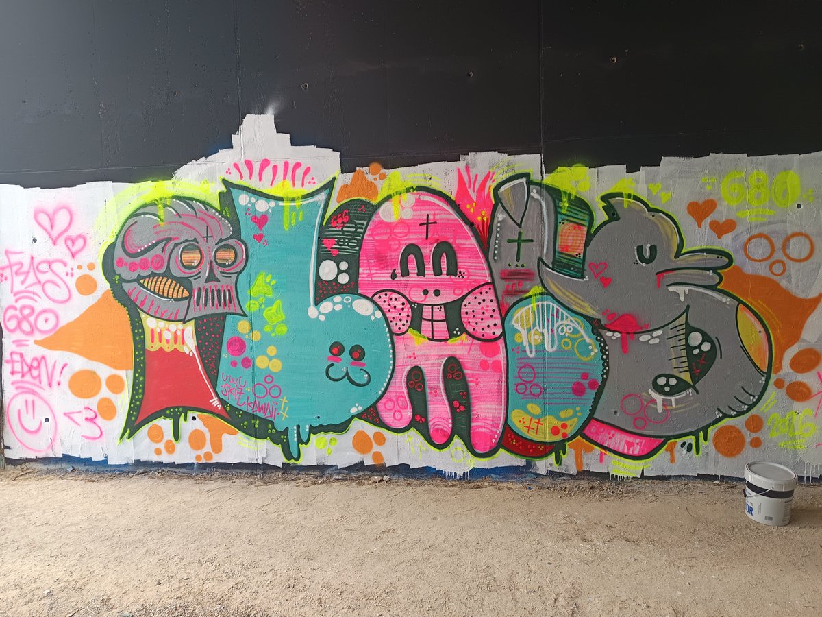 Juanflacs's tweet photo. Domingo de graffiti #Flacs #graffiti #skizkawaii Splatoon en la vida real xD https://t.co/0slYa8i99f
