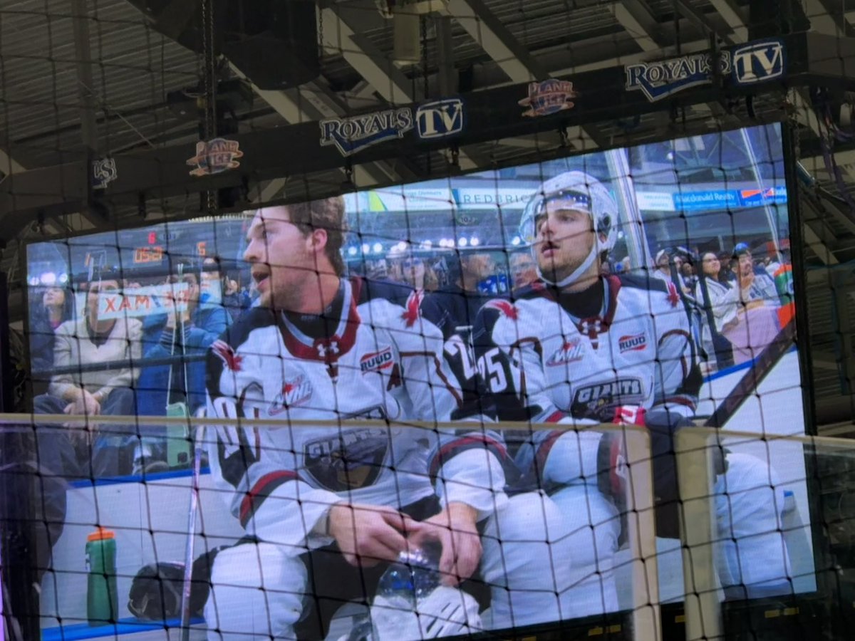 suomixnhl's tweet photo. 🤭🤭🤪 https://t.co/Adny0kSgVJ