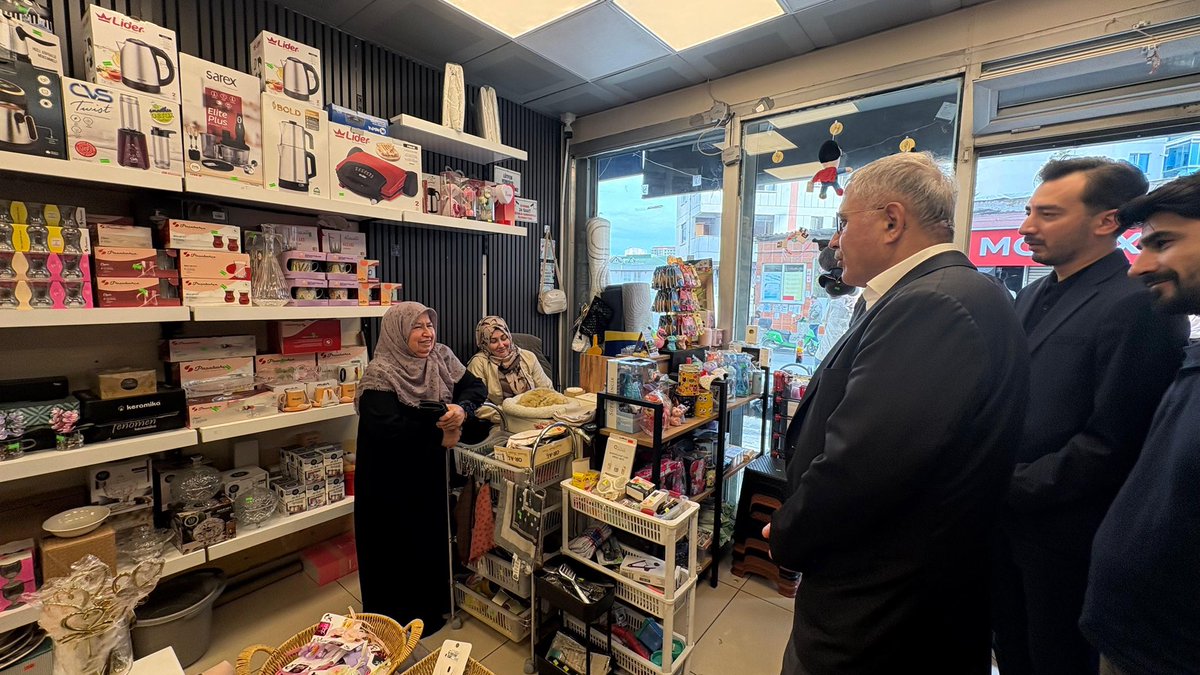 hilmiturkmen34's tweet photo. Bugün Maltepe’deydik, esnafımızla, hemşehrilerimizle ve teşkilatımızla bir araya geldik. Dinledik, sohbet ettik, gönüllere dokunduk.

Milletimizle aynı sofrayı, aynı sokağı, aynı duyguyu paylaşmak bize güç veriyor.

Emeği ve gayretiyle sahada olan tüm teşkilat mensuplarımıza teşekkür ediyorum. 🇹🇷