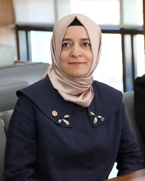 kiyashaber412's tweet photo. KIYAS | malvarlıkları:

🇩🇪 Angela Merkel ≈ 2 milyon €
🇹🇷 Betül Sayan Kaya ≈ 36 milyon € https://t.co/Q4G1OKka1y